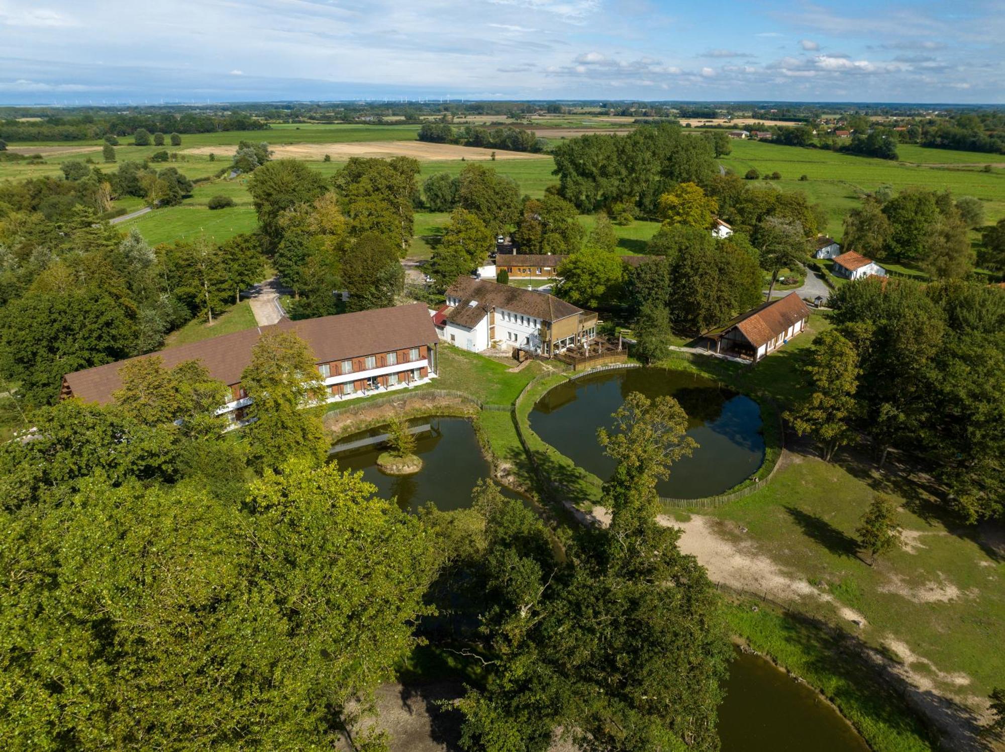 Hotel Et Cottages Domaine Du Marquenterre Сен-Кантен-ан-Турмон Экстерьер фото